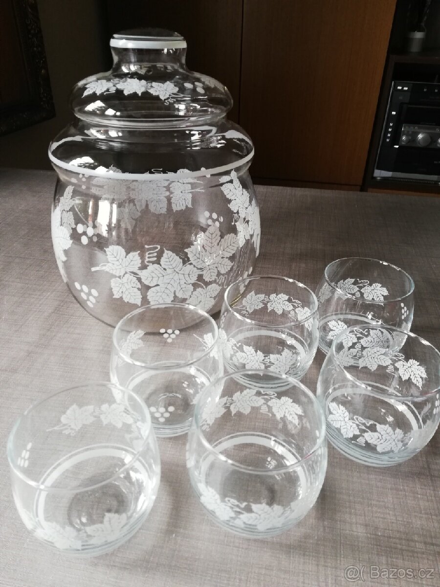 Skleněná souprava na bouli - 4