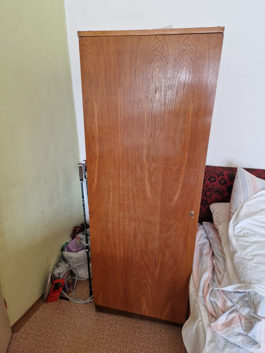 Obývací stěna a další nábytek - 4