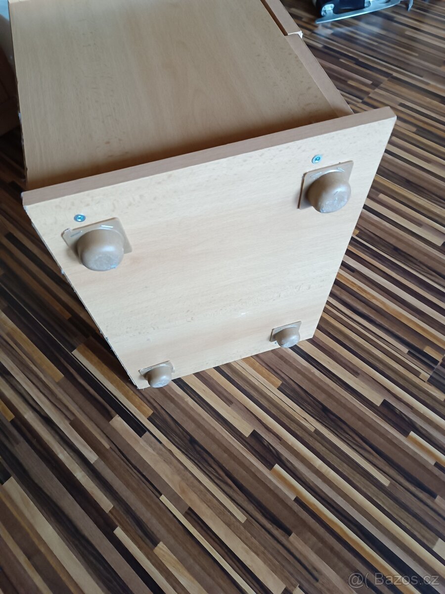 Noční stolek - 4
