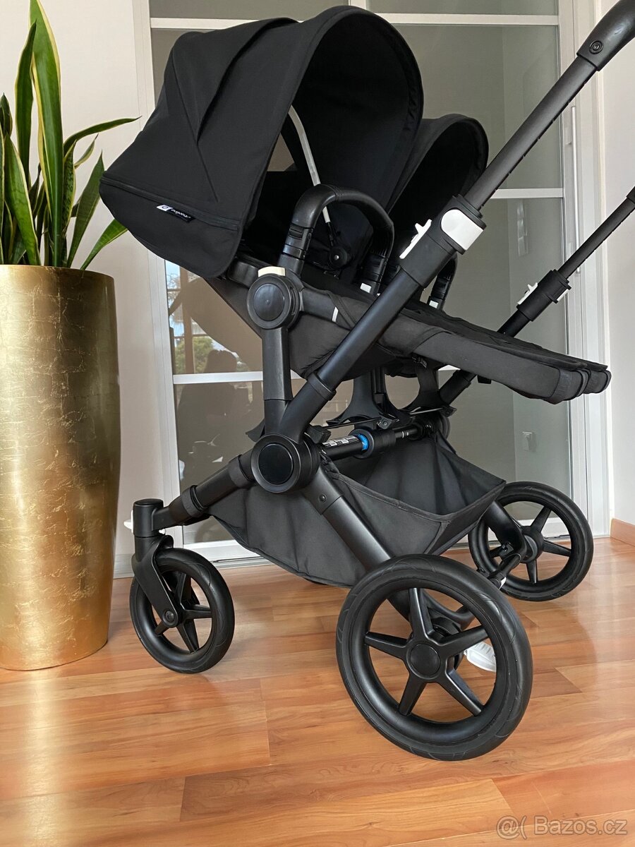 Bugaboo Dokey 5 TWIN all black + adaptér - 4