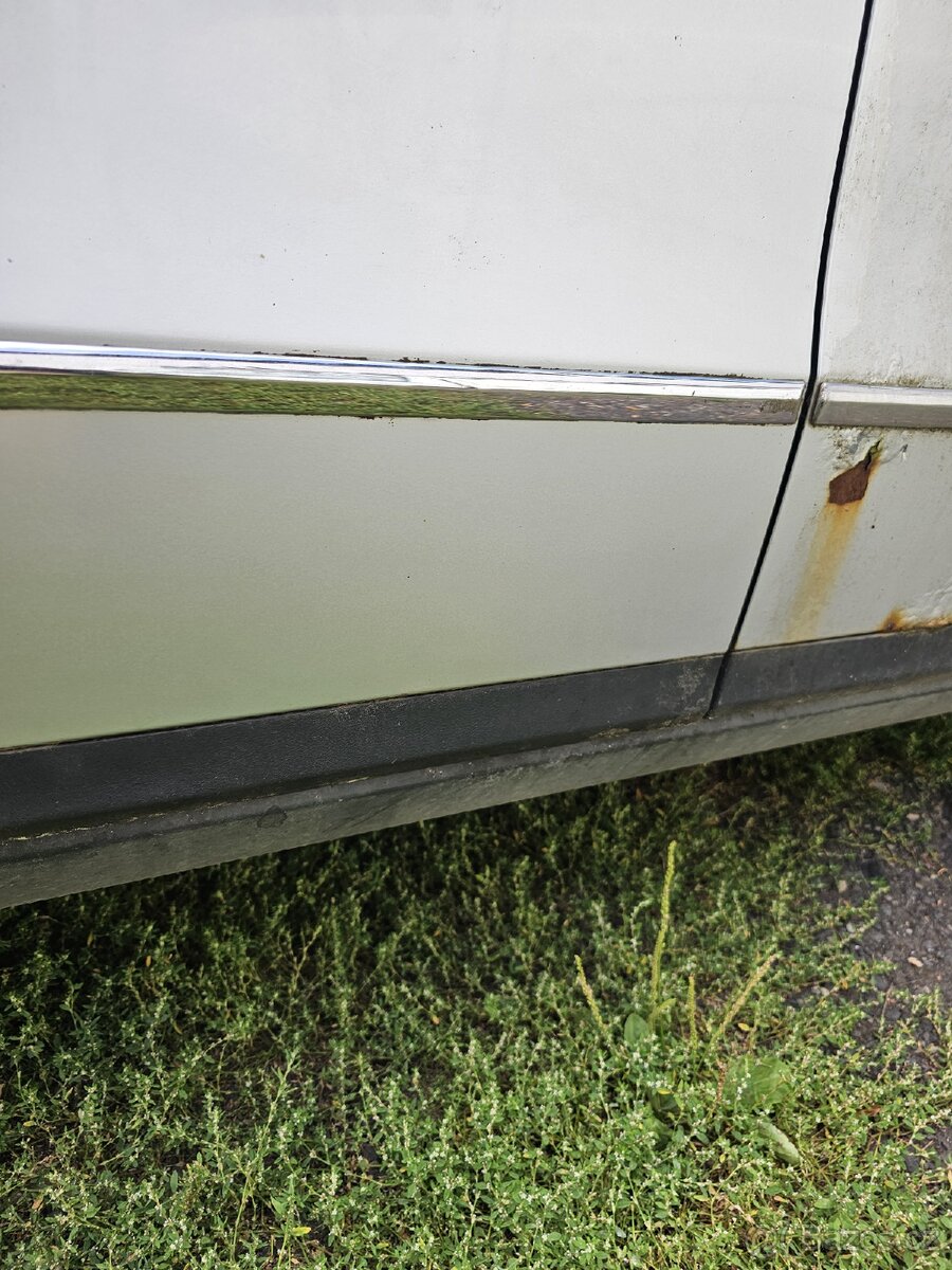 Dveře pravé zadní VW Passat B6 kombi LA7W stříbrný - 4