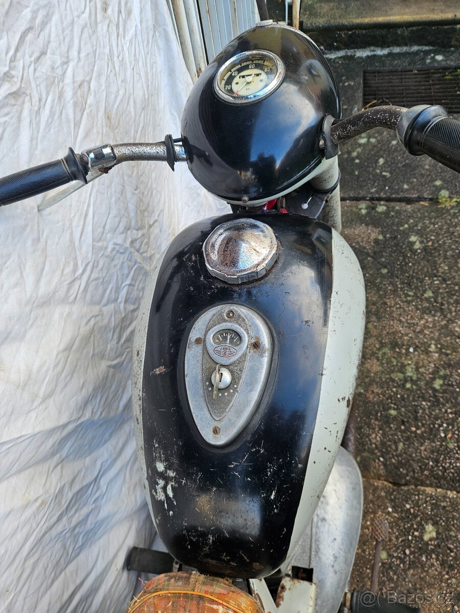 Jawa 250, 353 Ambassador - 4