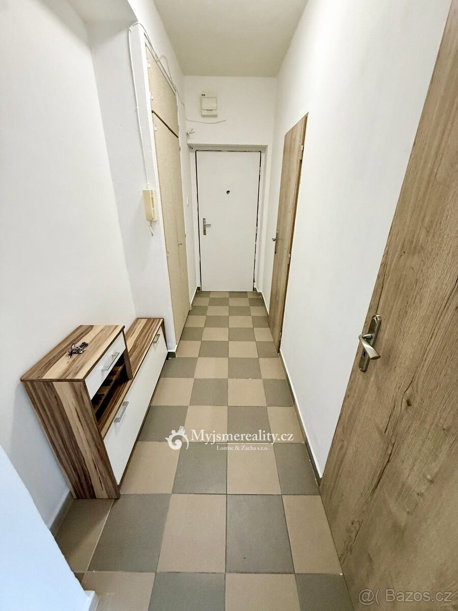 Pronájem bytu 3+1 s balkonem a sklepem, 67 m²,ul. Přímětická - 4
