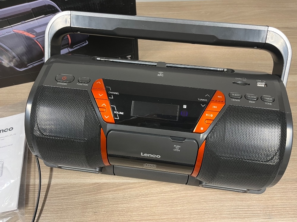 PŘEHRÁVAČ LENCO, radio, BT - 4