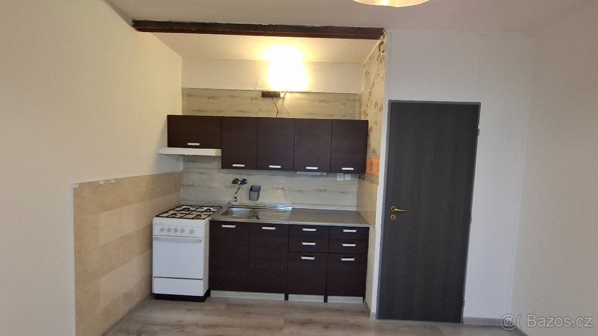 Pronájem bytu 1+1, 5.patro, na Březenecké, Chomutov - 4