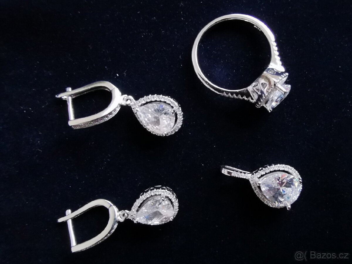 Stříbrný set náušnic, prstenu a přívěšku - 4
