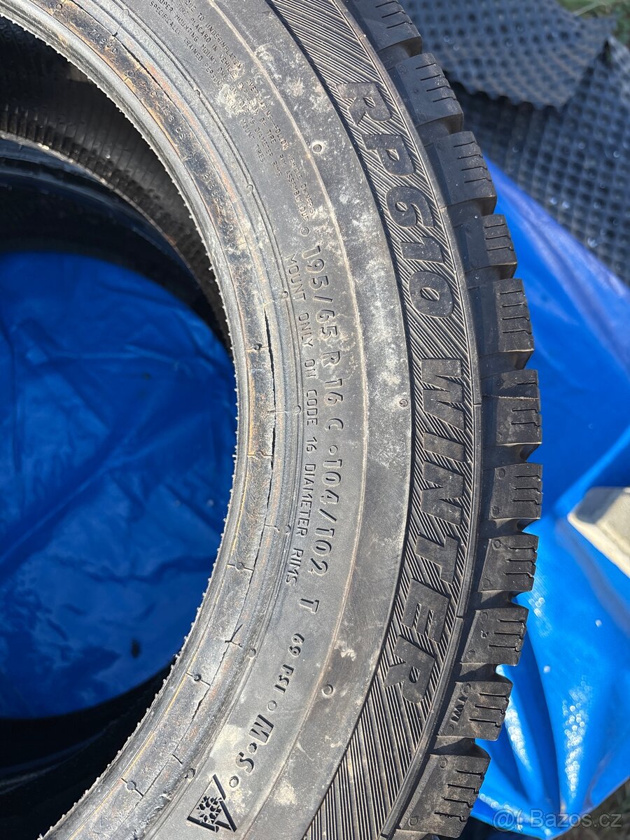 195/65R16C 104/102T - 4