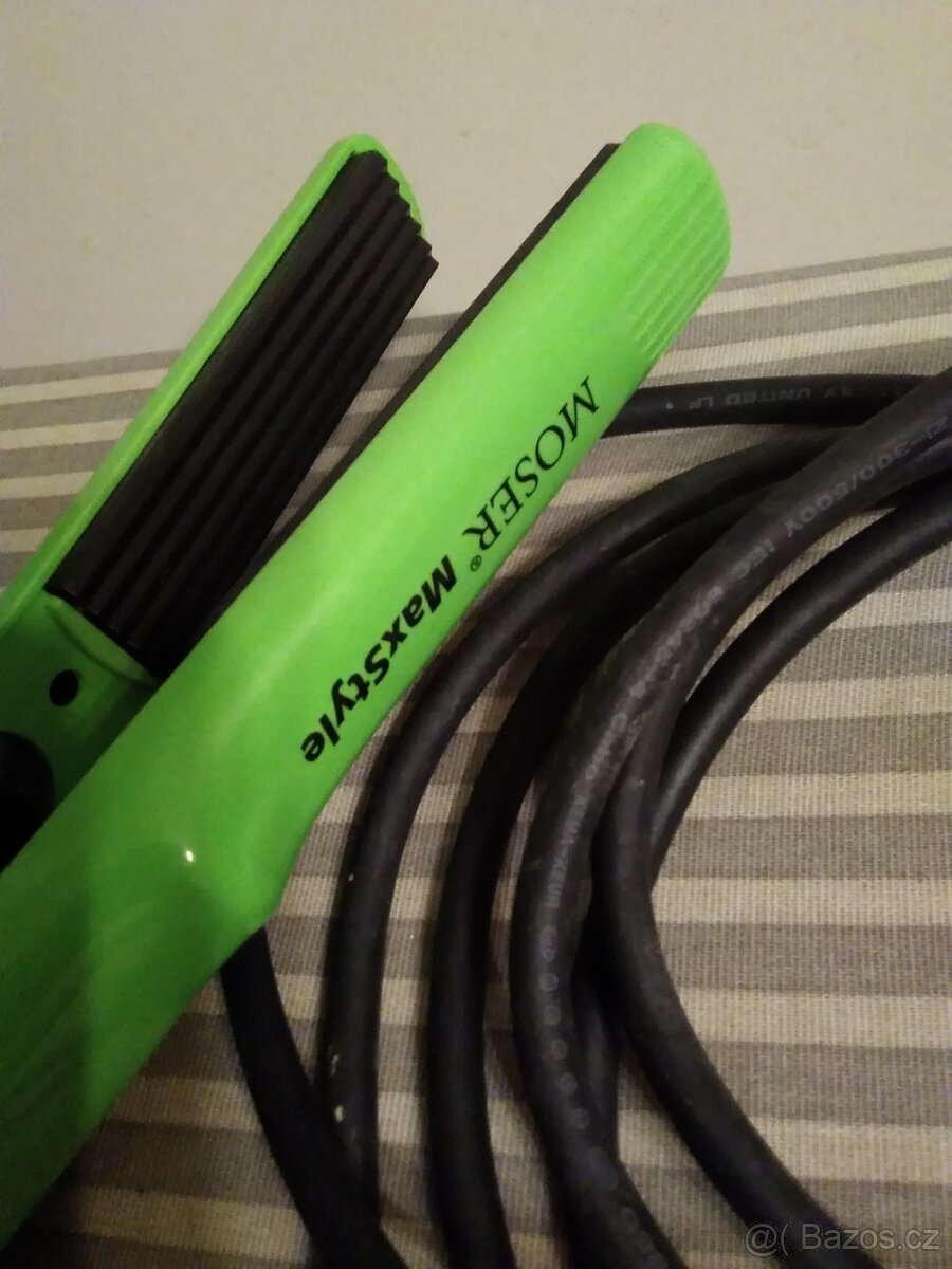 Elektrická krepovačka na vlasy Moser zelená. - 4