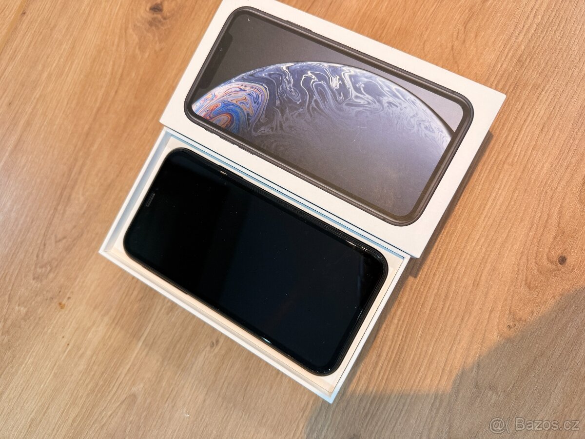 iPhone XR 64 GB černý - 4