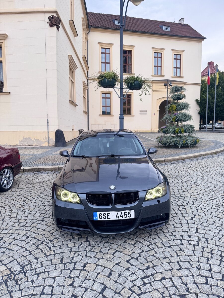 Bmw e90 330i - 4