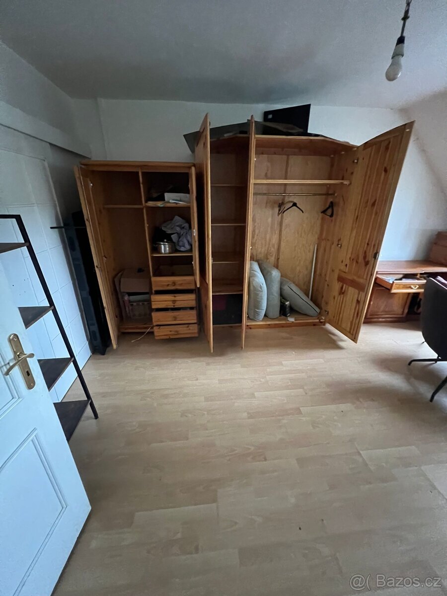 Nábytek - židle, skříň, stolek…. - 4