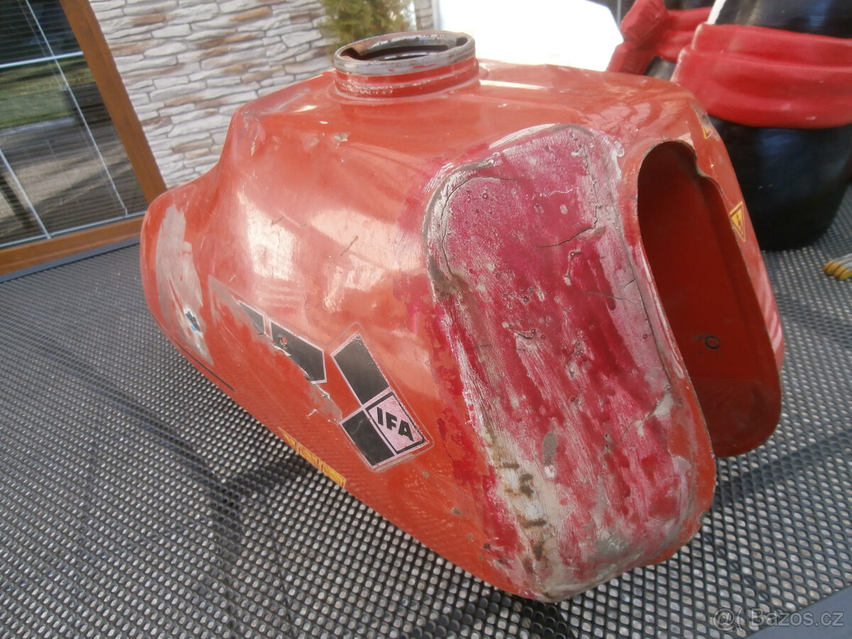 Nádrž na motocykl MZ starší 700 kč včetně poštovného - 4