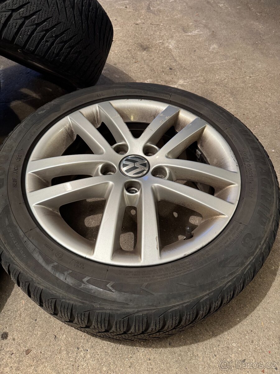 Original ALU kola VW 16" ET50, zimní pneu 205/55/R16, 5x112 - 4
