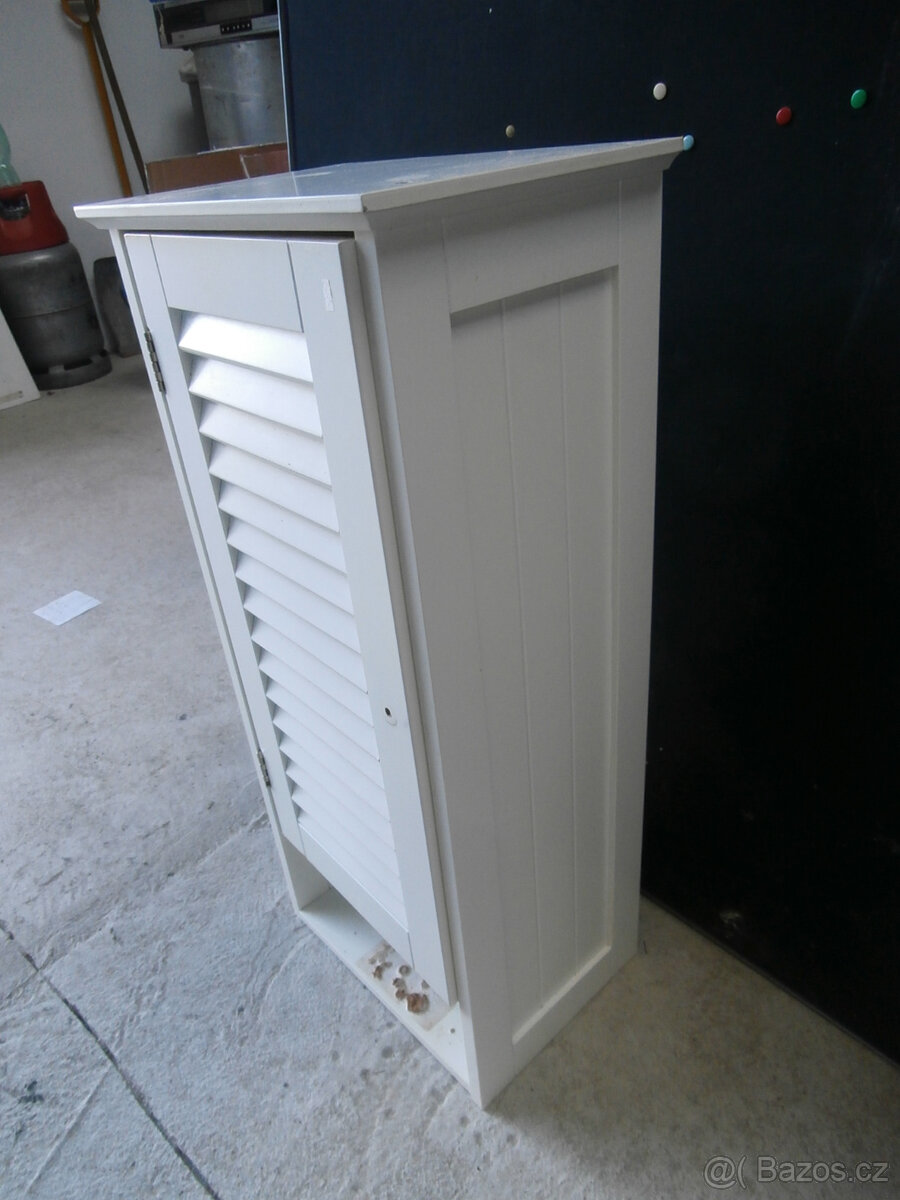 Skříňka závěsná za 300 kč - 4