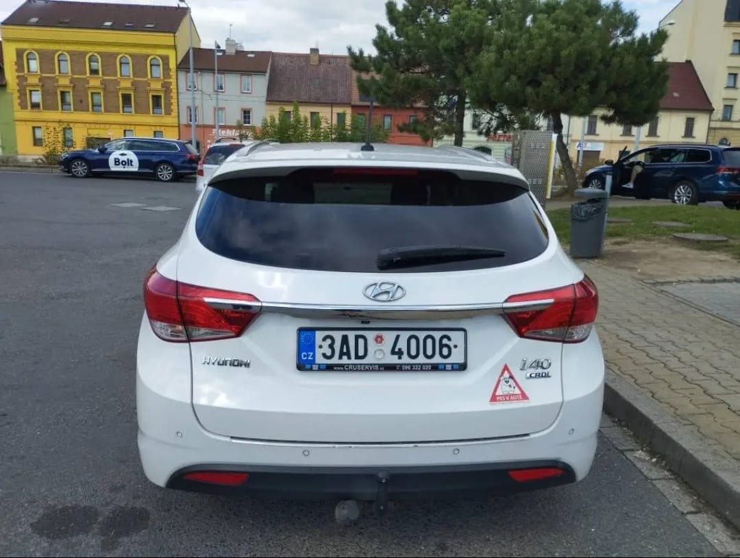 Prodám Hyundai I40 diesel, automatická verze - 4