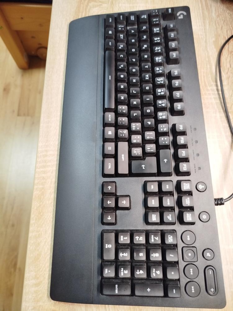 Logitech G213 - 4