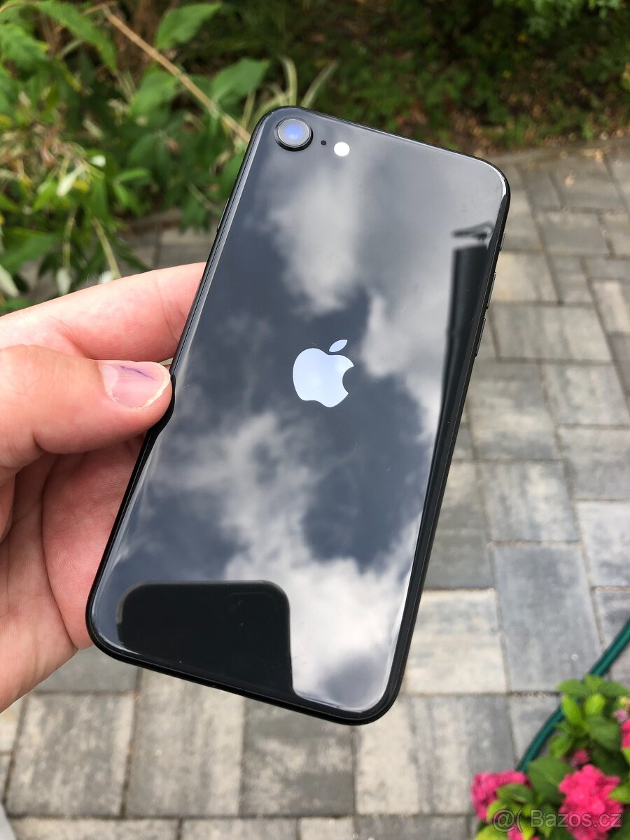 iPhone SE 2020 64Gb v hezkém stavu...černý - 4