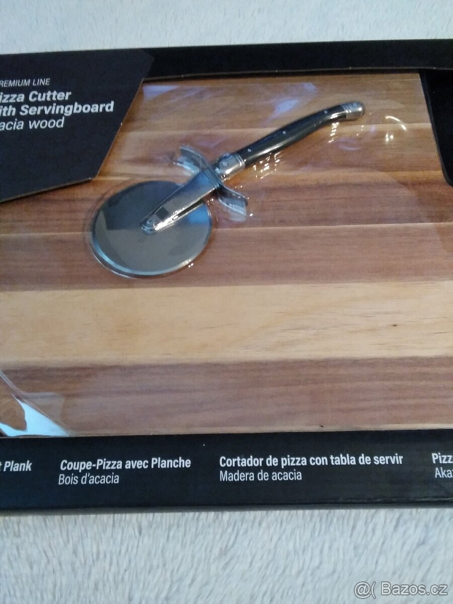 KRÁJEČ NA PIZZU S AKÁCIOVÝM PRKÉNKEM, Laguiole Premium Line - 4