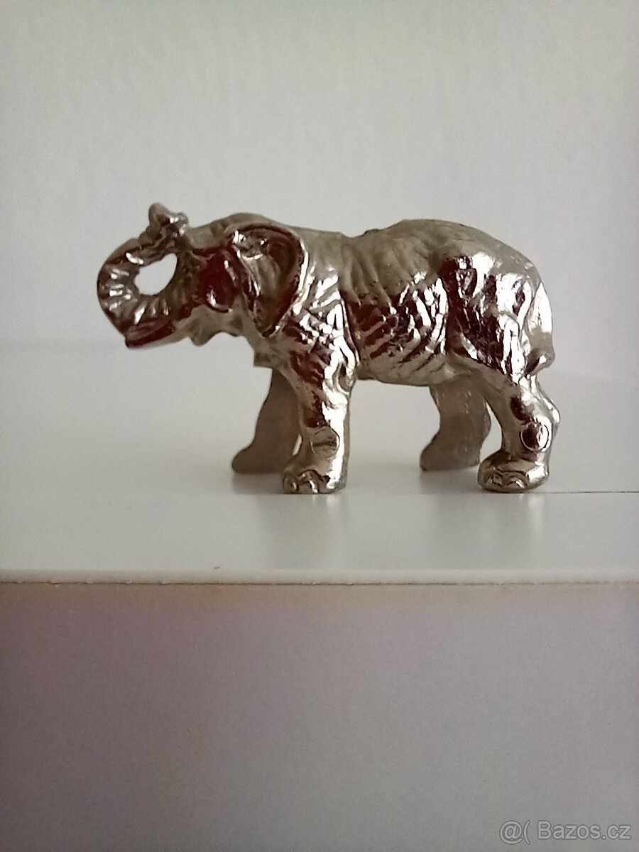 2x slon + 3 miniatury slonů - 4