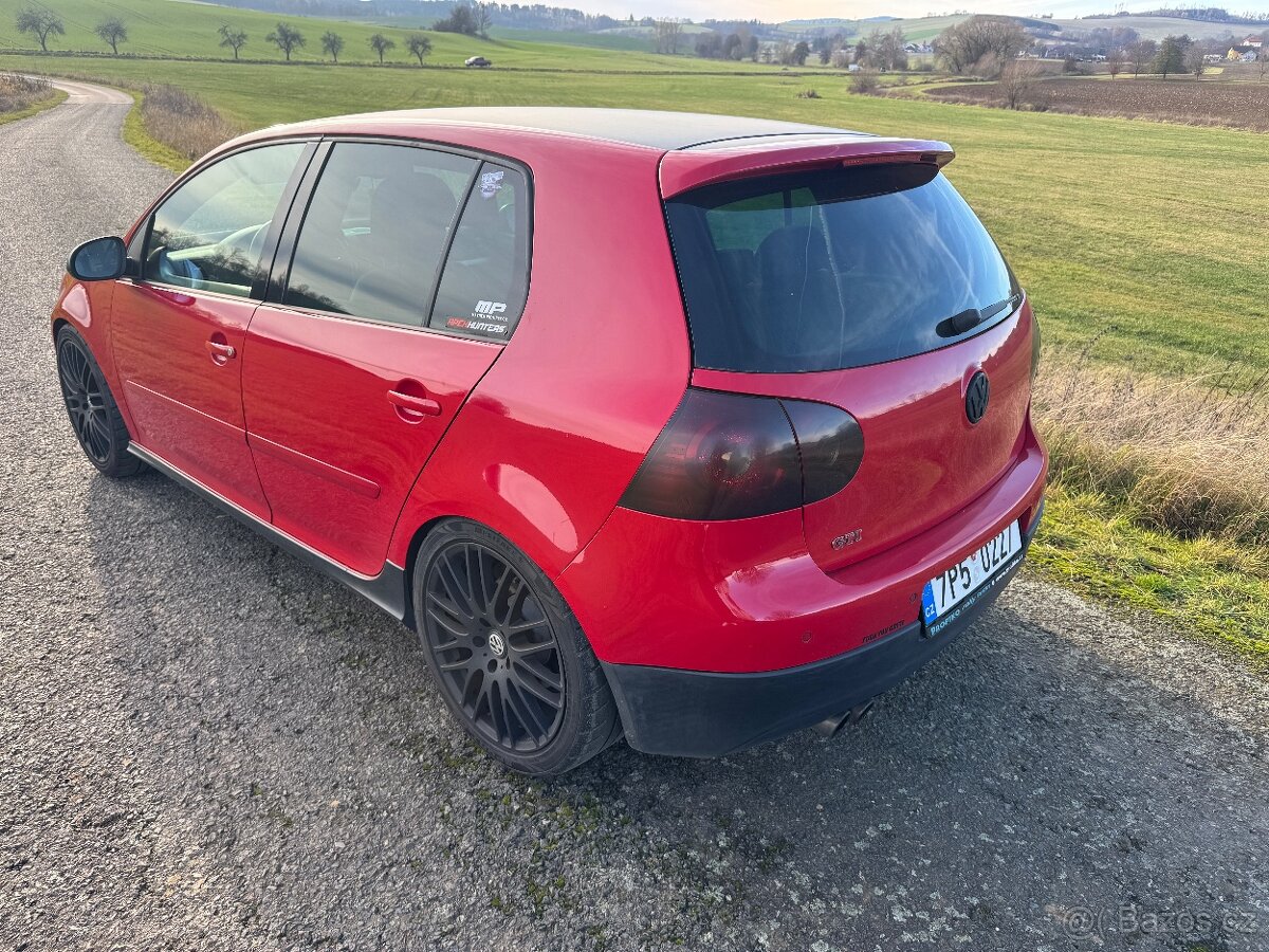 Volkswagen Golf V GTI - 4