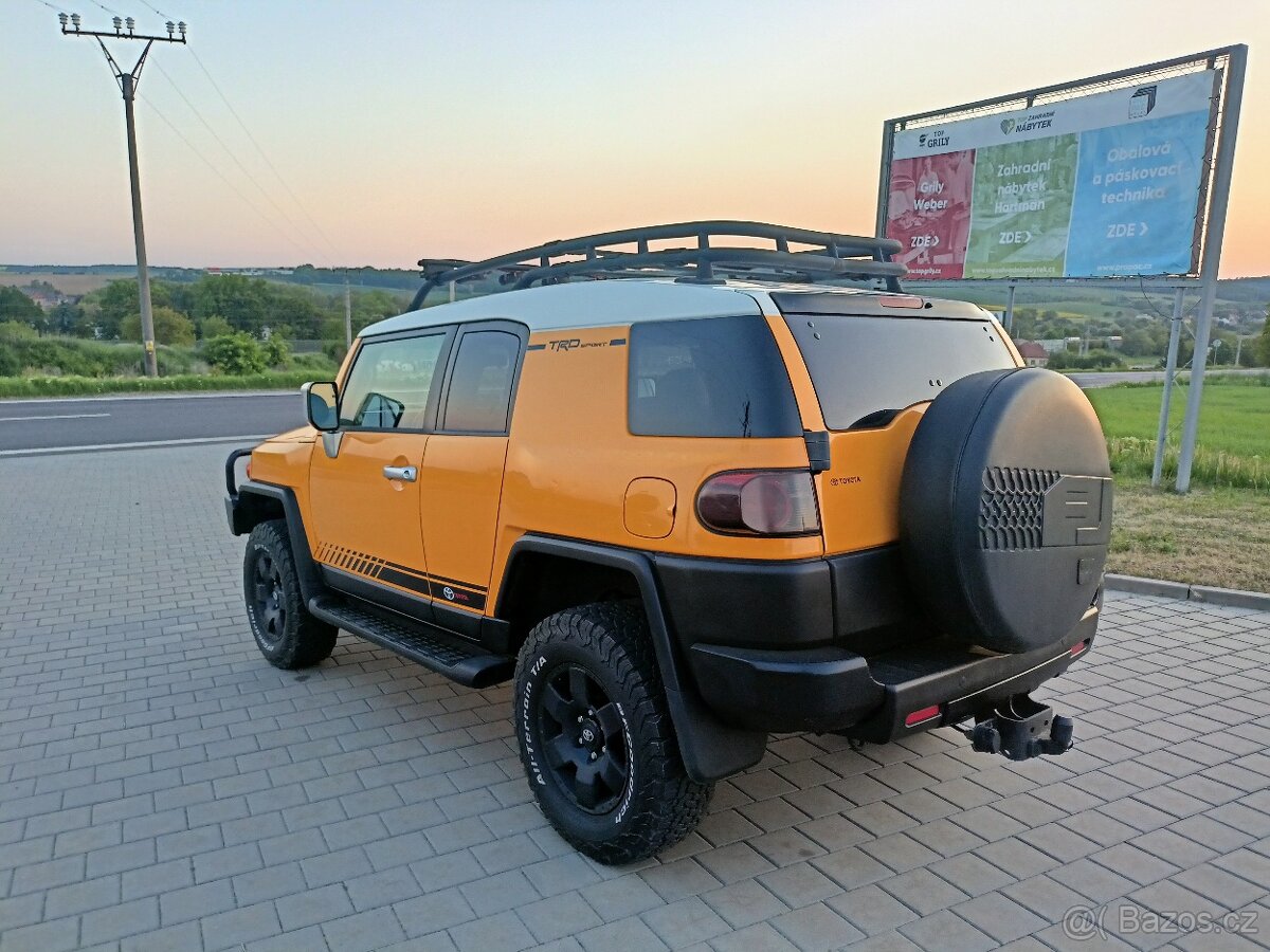 TOYOTA FJ LAND CRUISER 4,0 V6 4x4 LPG 110 000 KM 1 Majitel