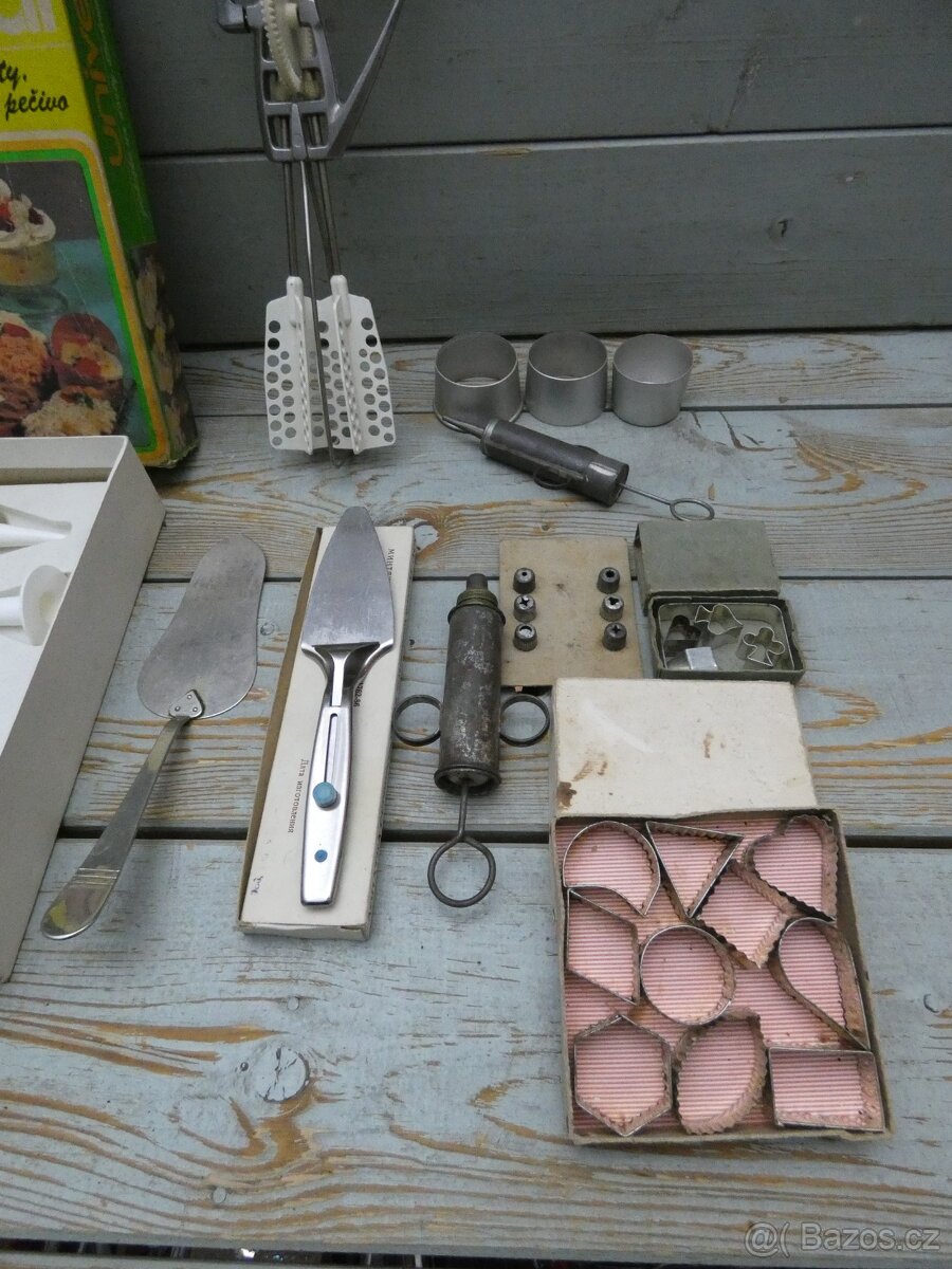 kuchyňské potřeby staré - 4