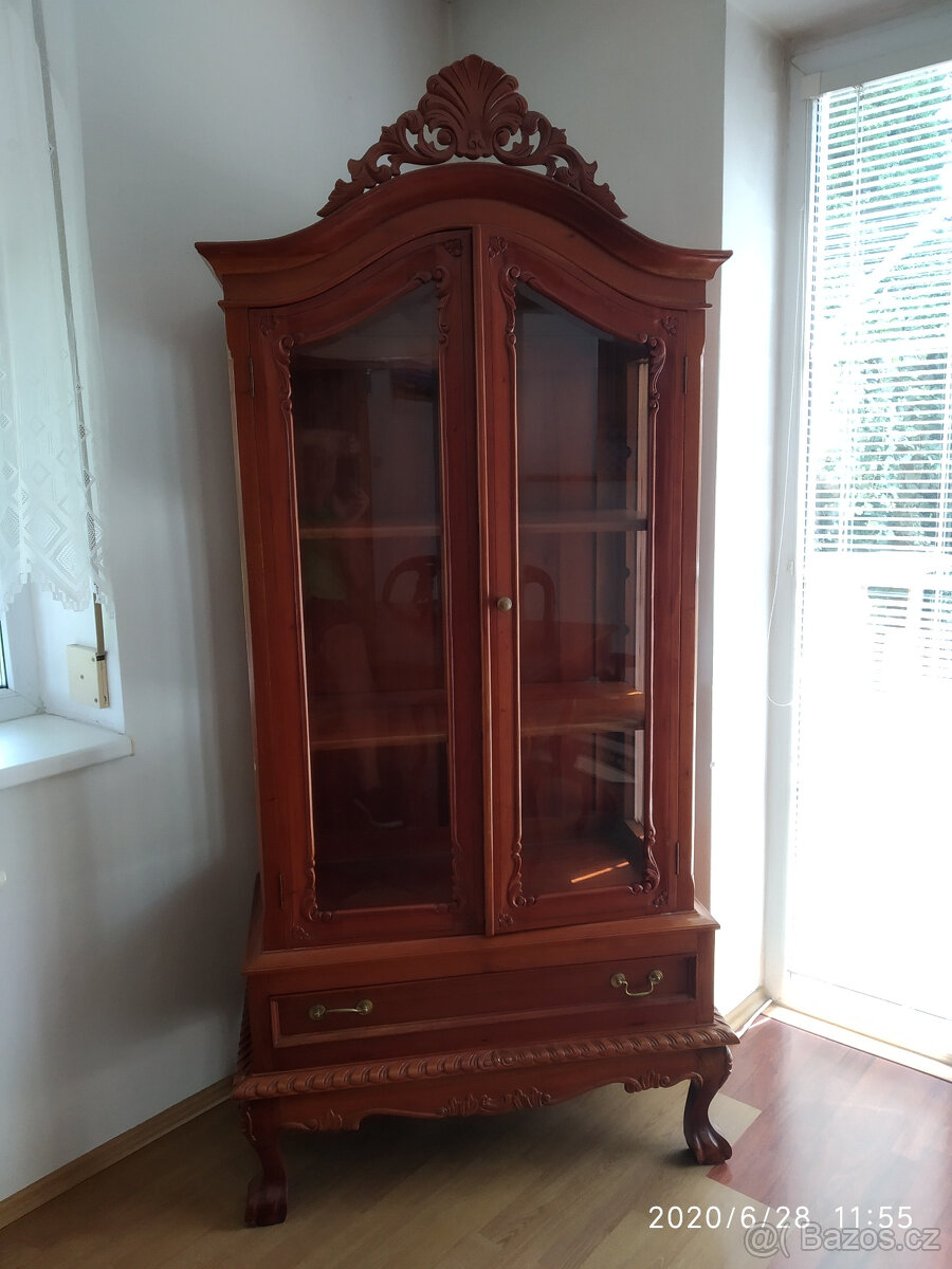 Starožitný nábytek - 4