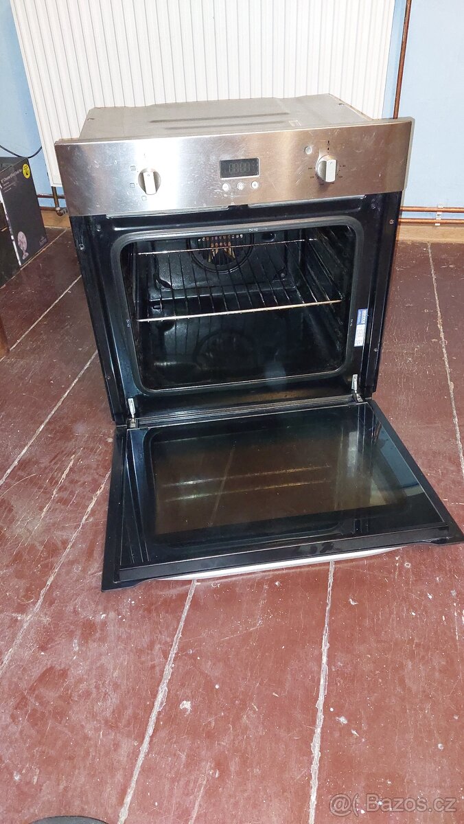 Horkovzdušná trouba Hotpoint ARISTON - VESTAVNÁ - 4