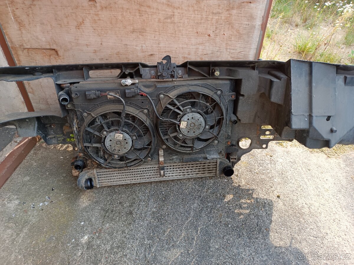 Chladičová stěna Galaxy, Sharan Alhambra 01- - 4