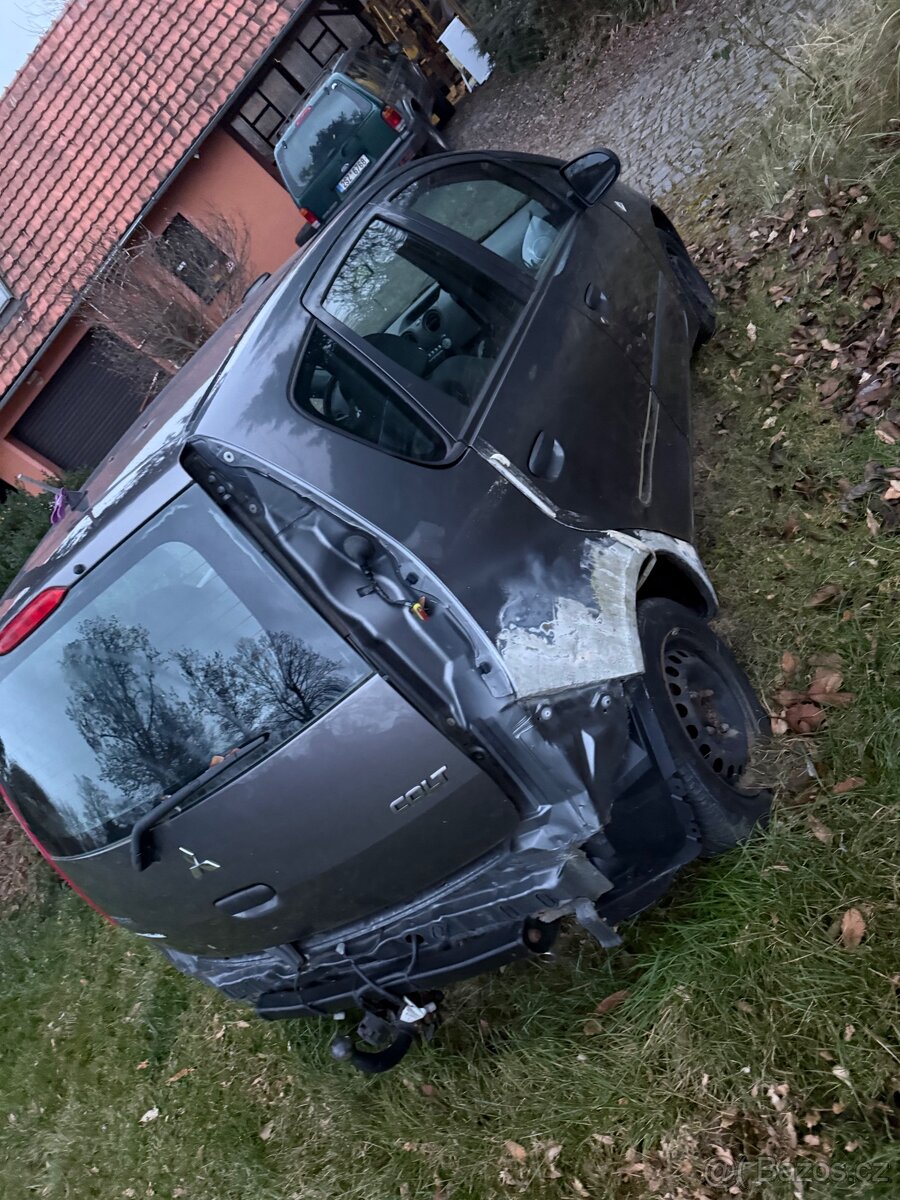 Mitsubishi colt německé papíry 1.1 55kw - 4