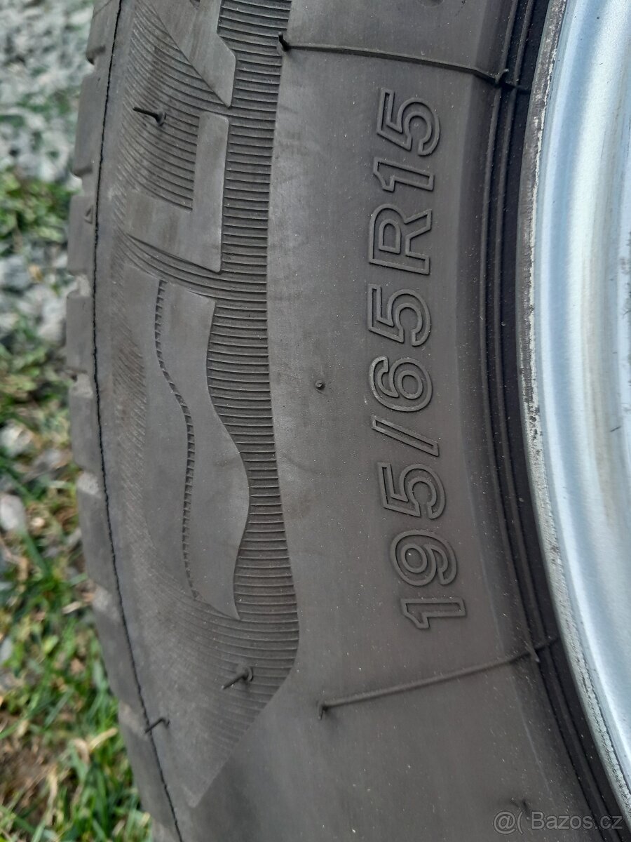 Pneumatiky 195/65/R15 s disky - 4