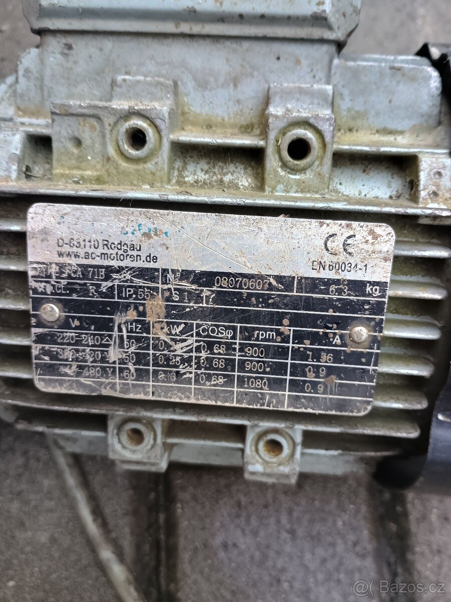 Elektromotor s převodovkou - 4