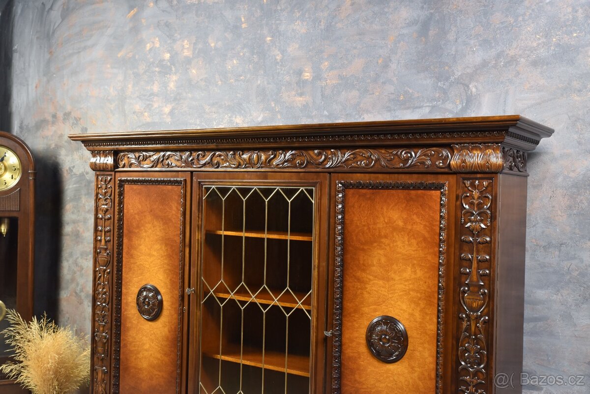 Klasická knihovna z masivního dubového dřeva VITRINA - 4