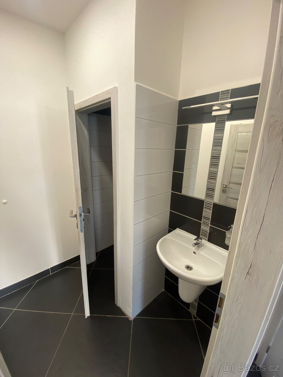 Pronajmu pokoj v rodinném domě - 4