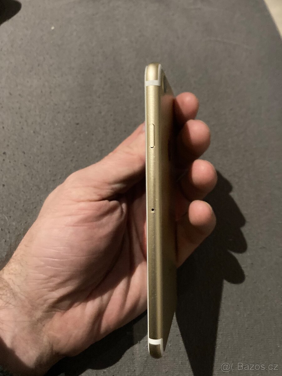 Apple iPhone 7Gold 32gb - 4