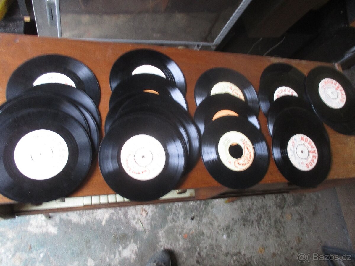 Retro rádio gramofon - 4