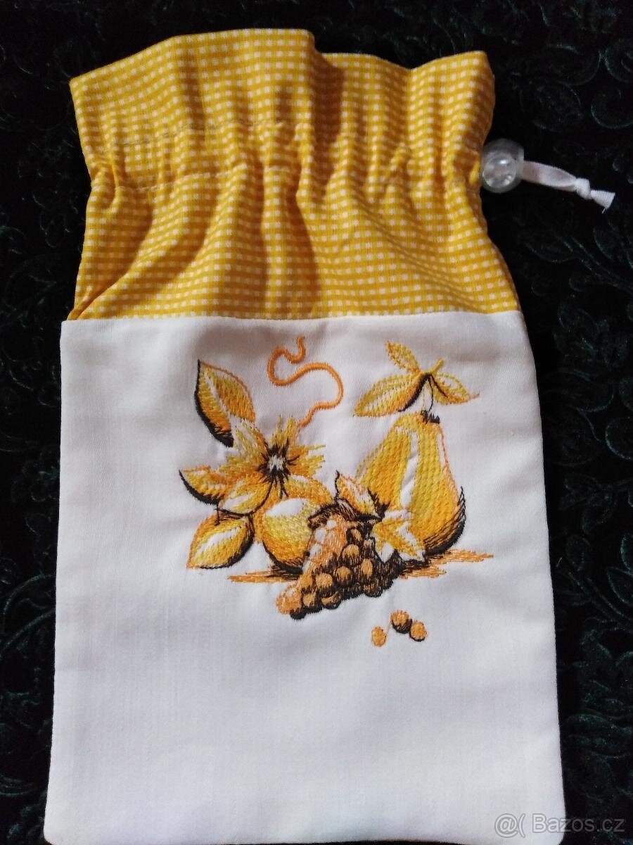 VYŠÍVANÉ PYTLÍČKY NA BYLINKY 4 kusy - 4