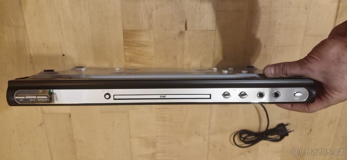 DVD přehrávač UNITED DVD 7092 bez DO - 4