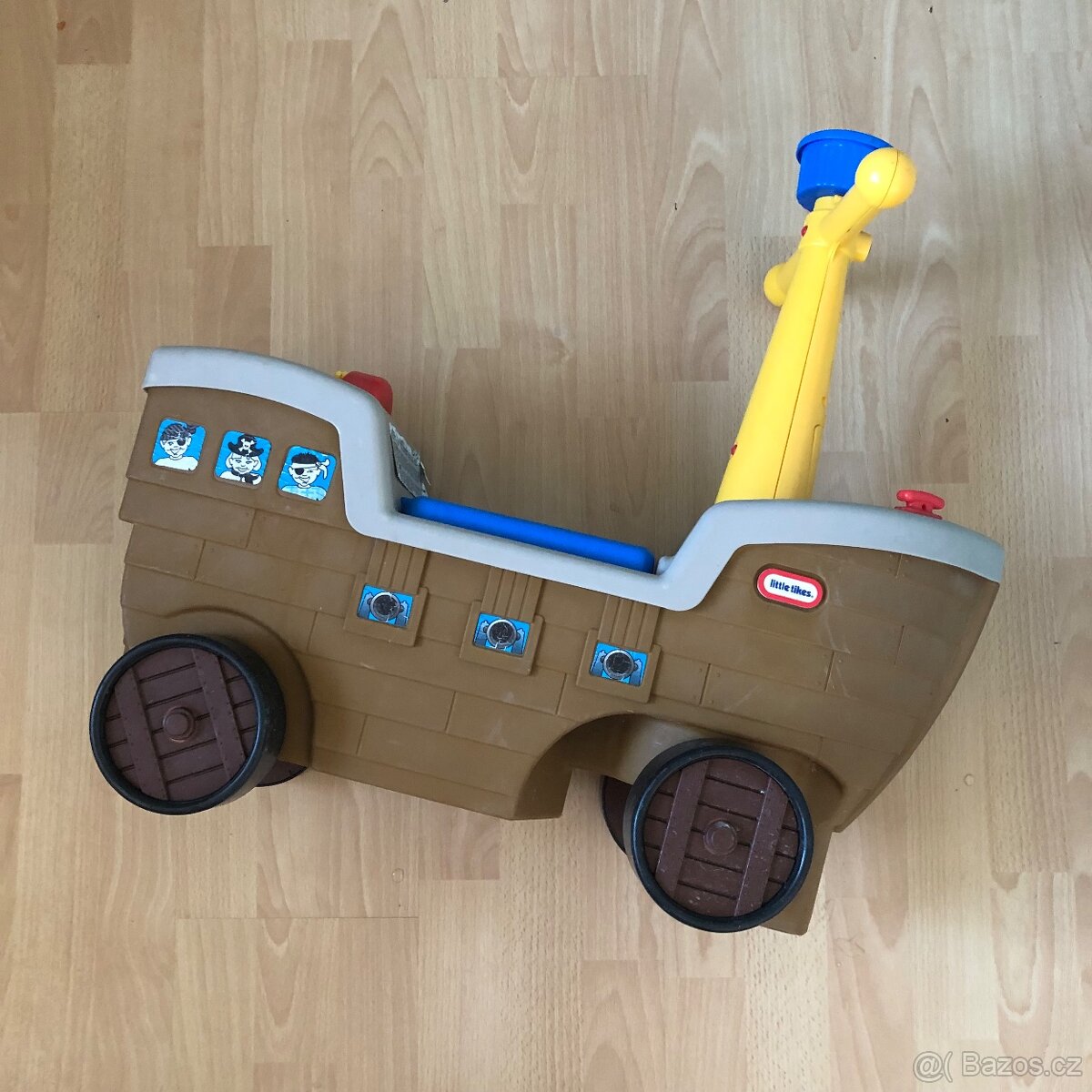 Odrážedlo Little Tikes Pirátská loď - 4