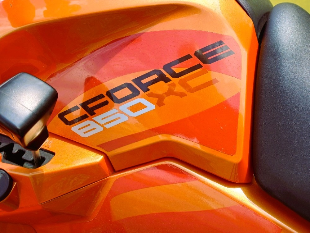 CFMOTO GLADIATOR X850 bílá značka