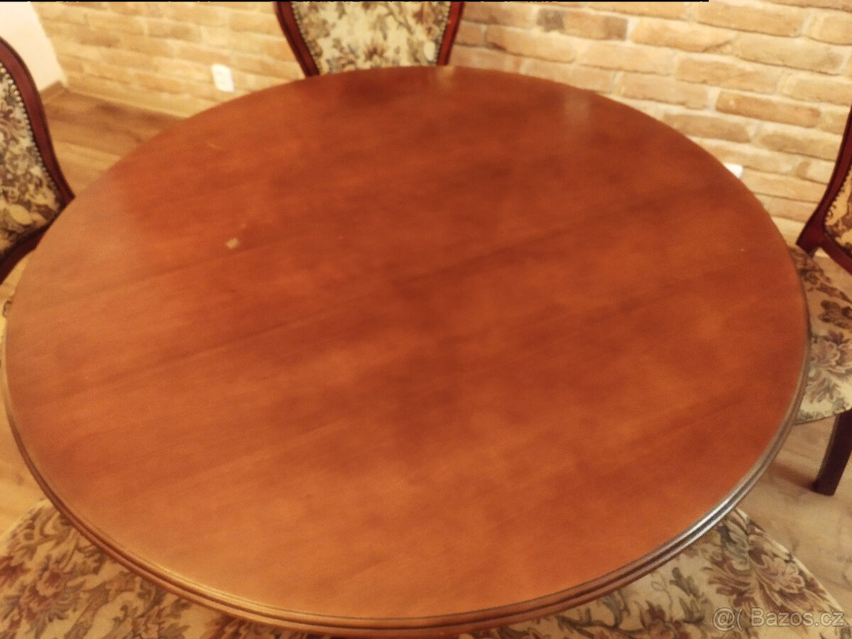 Baroko jídelní souprava sestává ze 5 židlí a stolu - 4