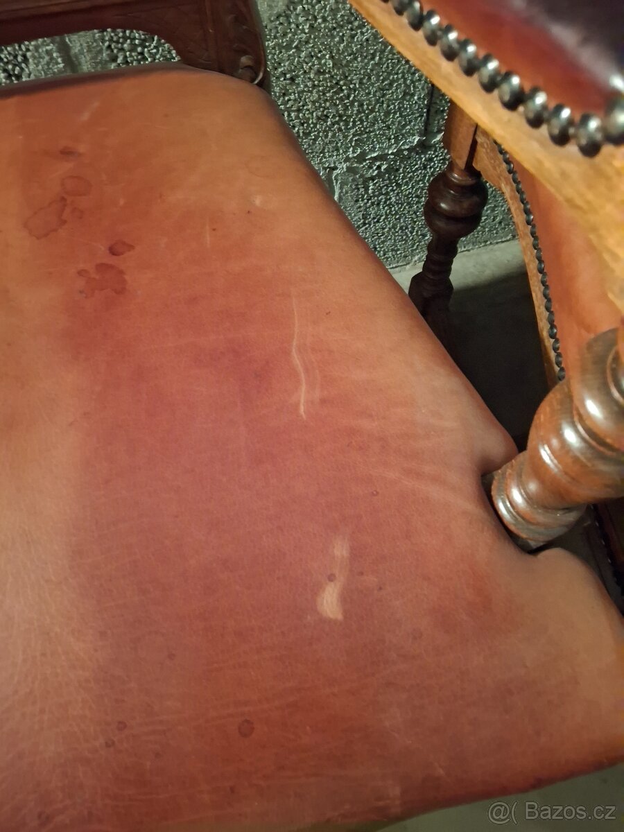 2kusy dřevěných kožených křesel - 4