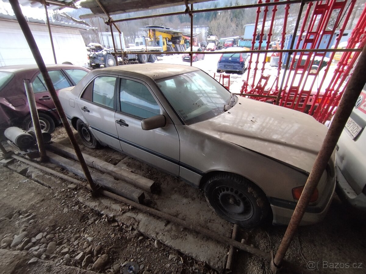 Mercedes Benz C200 - 4