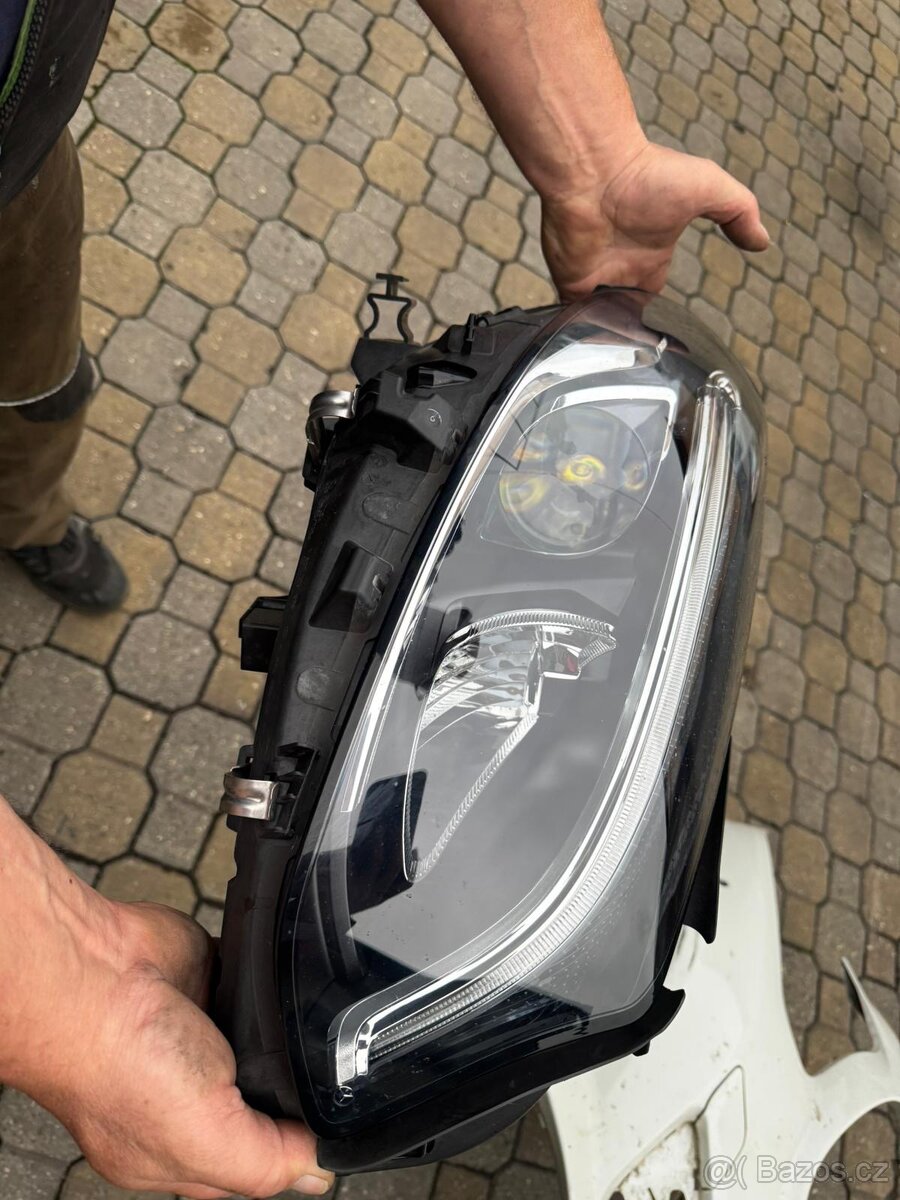 Pravé přední světlo LED Mercedes-Benz B-Class w246 - 4