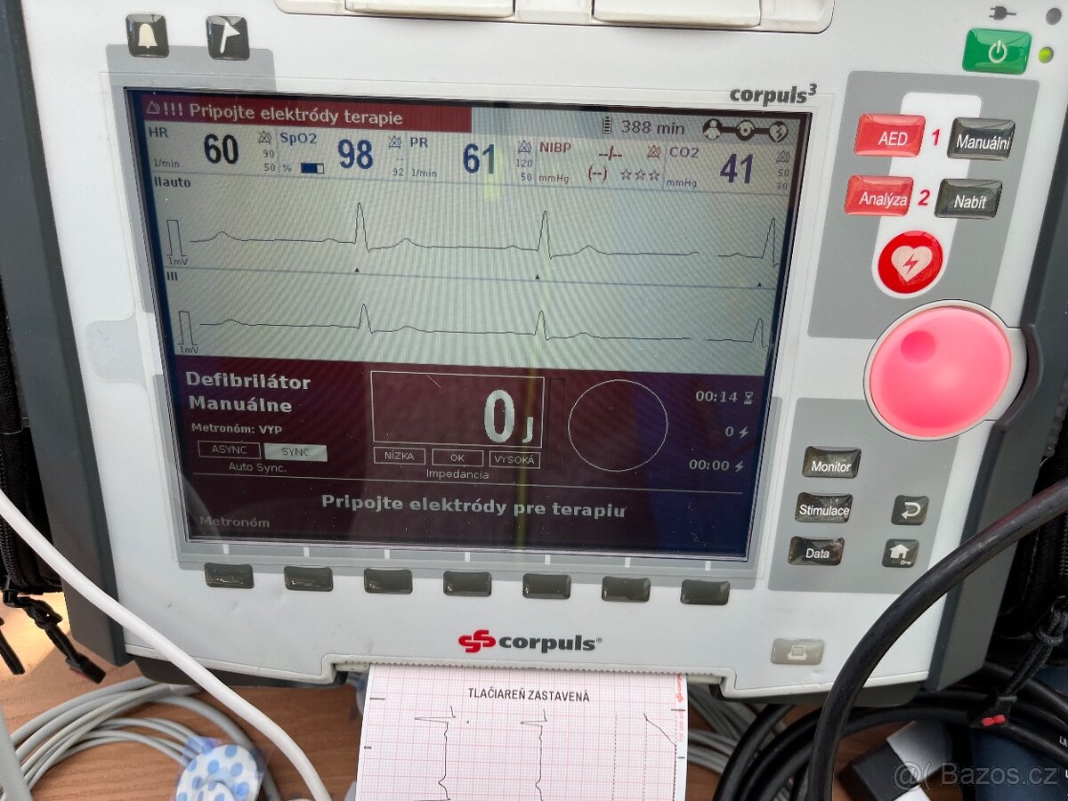 Profi defibrilátor/monitor Corpuls 3 - 4