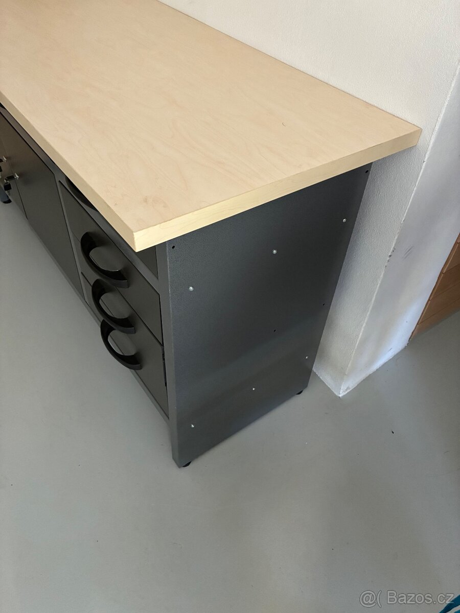 Pracovni stul - 4