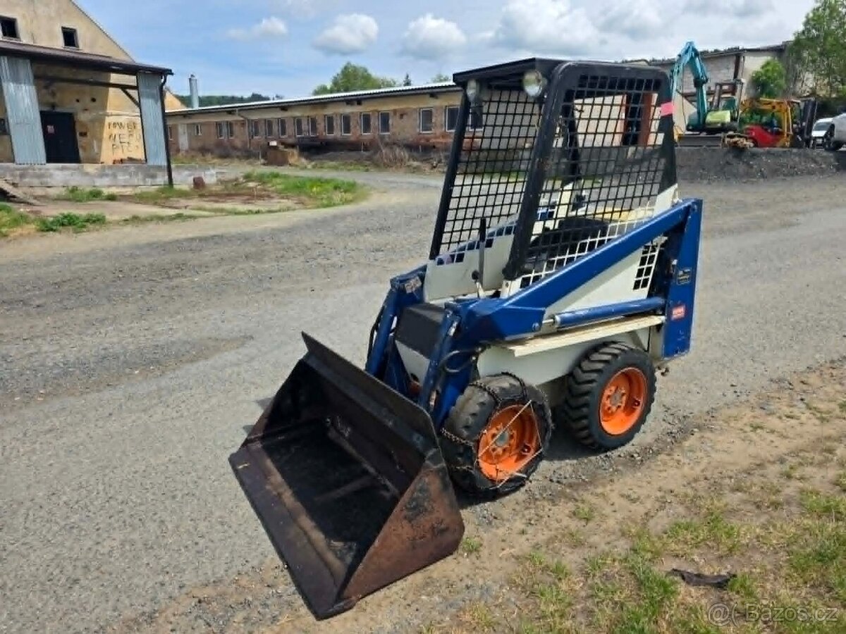 JAPONSKÝ SMYKOVÝ NAKLADAČ BOBCAT 315 - 4