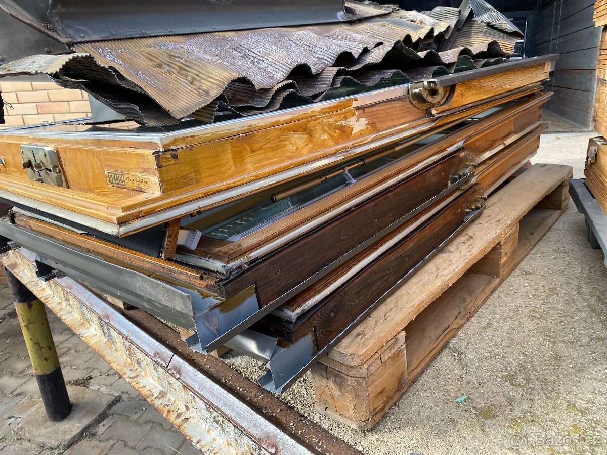 Střešní okna Velux - použitá, 4ks, včetně doplňků - 4