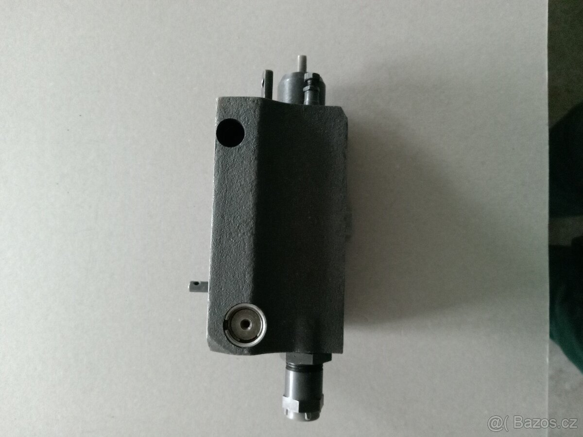 Rozvaděč hydrauliky Zetor - 4