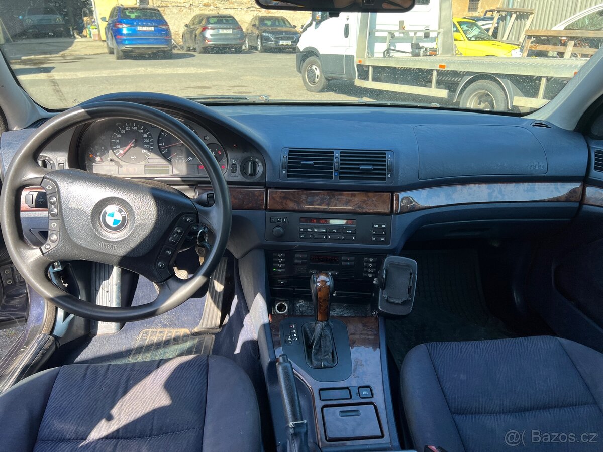 BMW E39 523iA - 4
